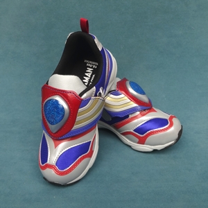 ウルトラマン光るシューズ