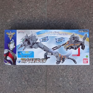 ウルトラマングッズ 超悪変形DXカイザーベリアル｜カフェ
